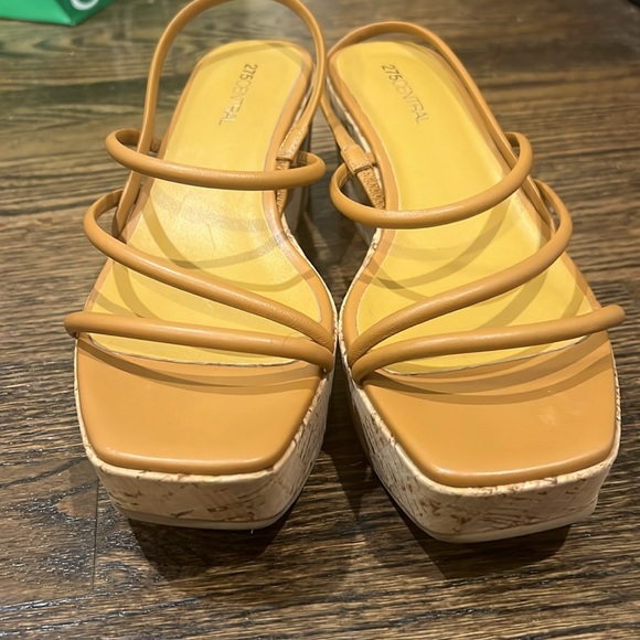 NWOT 275Central cork wedges - Picture 3 of 4